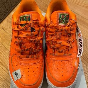Nike Air Force 1 Total Orange